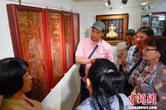 近20名蒙古国外商广州体验潮绣、叹潮汕功夫茶