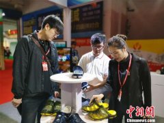 福建晋江内坑获评“拖鞋名镇” 企业抱团共享发展红利