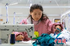 甘肃武都设“车间”引农返乡 “回流”村民缓解留守困境 甘肃武都设“车间”引农返乡 “回流”村民缓解留守困境