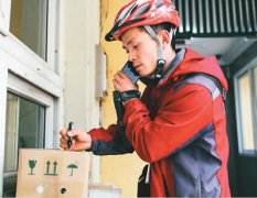 <b>牛！这名快递小哥6年送货28万件</b>