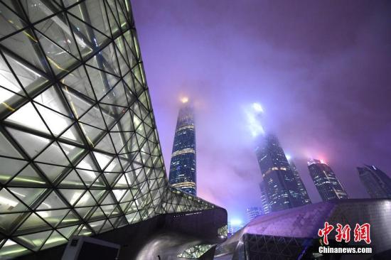 资料图：广州街景。/p中新社记者 姬东 摄