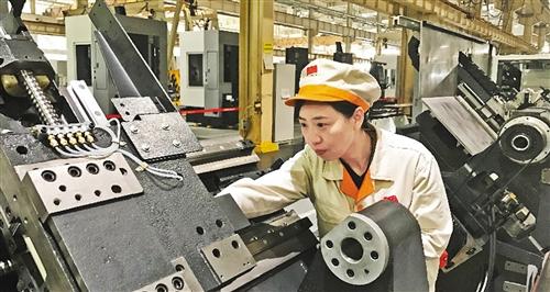 创新一线上的“硬核美女”