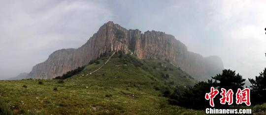 和顺境内峰峦叠嶂，森林茂密，植被覆盖率在30%以上，是天然的氧吧，养育了种类繁多的野生动植物，被称为“华北”的后花园。　任帅 摄